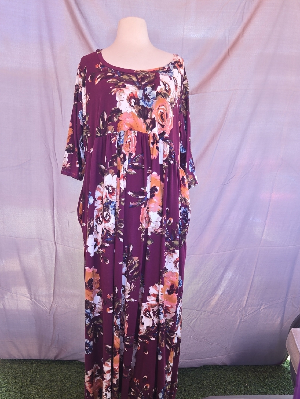 Burgandy Floral Maxi Dress - Elegant Women’s Floral Scoop Neck 3/4 Sleeve